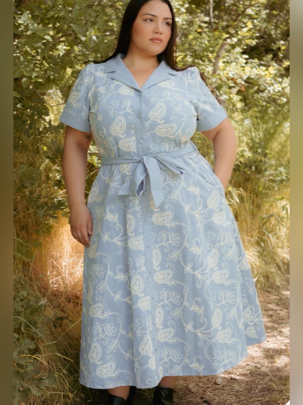 Ivy City Co Bennett Light Blue Button-Front Midi Dress